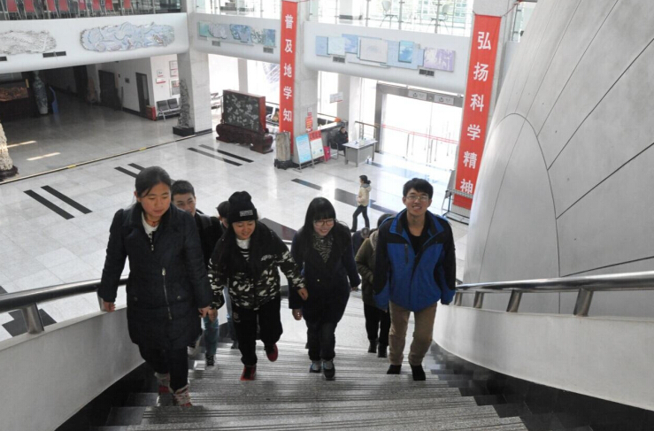 伟德源自英国始于1946